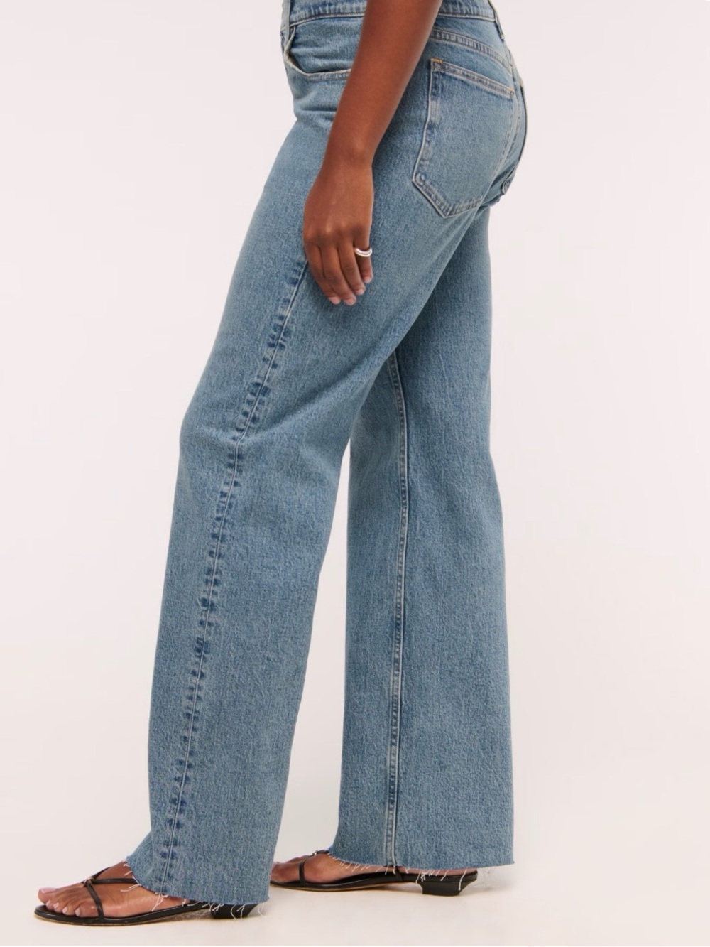 NWT Abercrombie & Fitch 90s Relaxed 34 18L Straight-Leg Denim Jeans Raw Hem